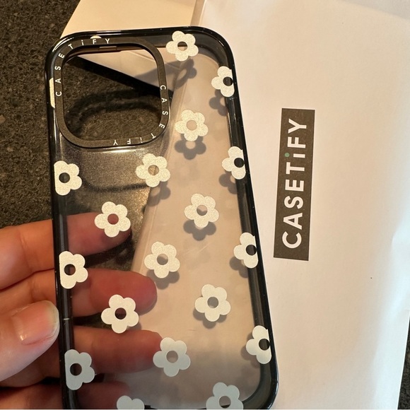 NEW Casetify Impact case for iPhone 14 Pro in Ditsy Daisies pattern - Picture 1 of 5